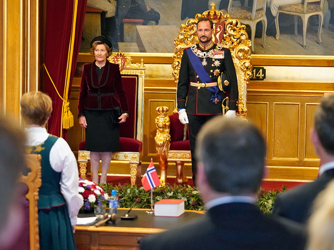 The Crown Prince Regent and the Queen at the opening of the 165th Storting. Photo: Heiko Junge / NTB